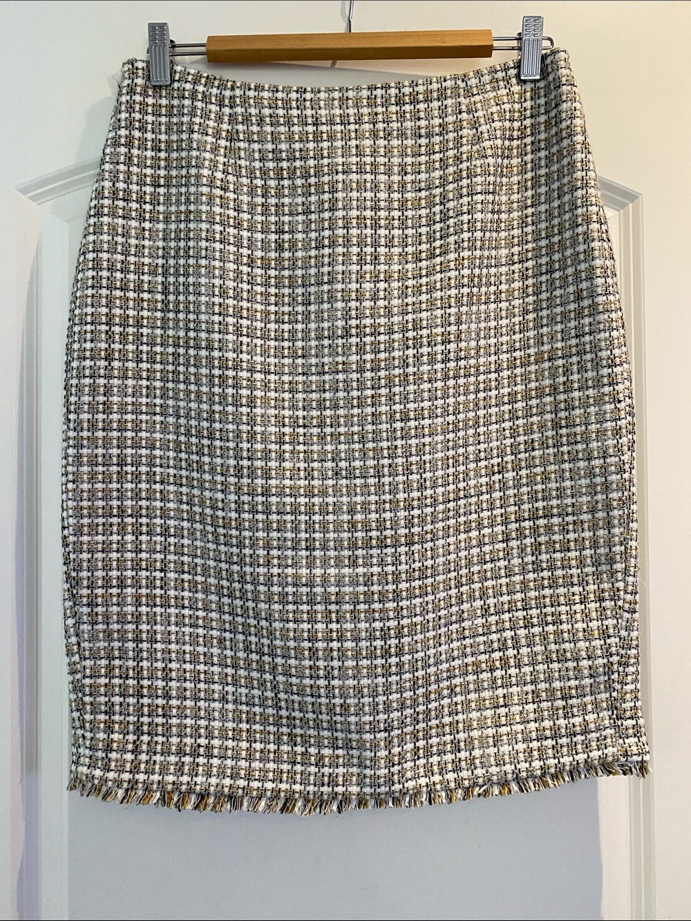Textured Tweed Pencil Skirt in Cream and Black